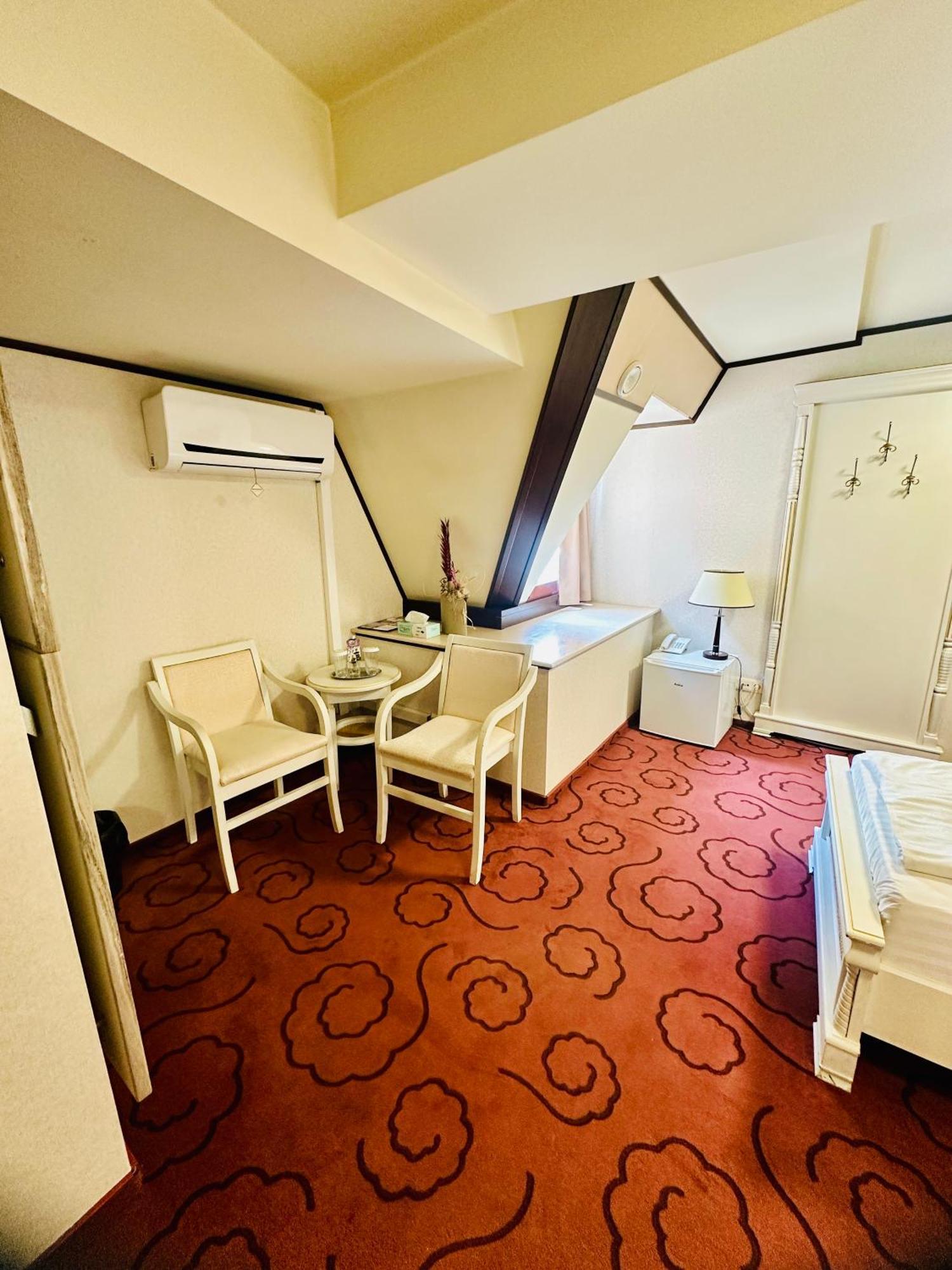 & Restaurant Levoslav House