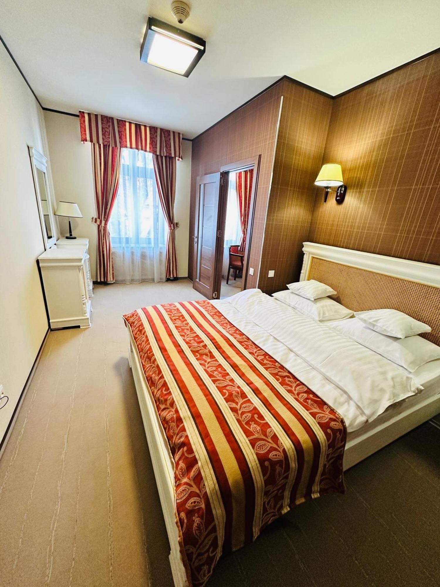 & Restaurant Levoslav House 4* Sibiu