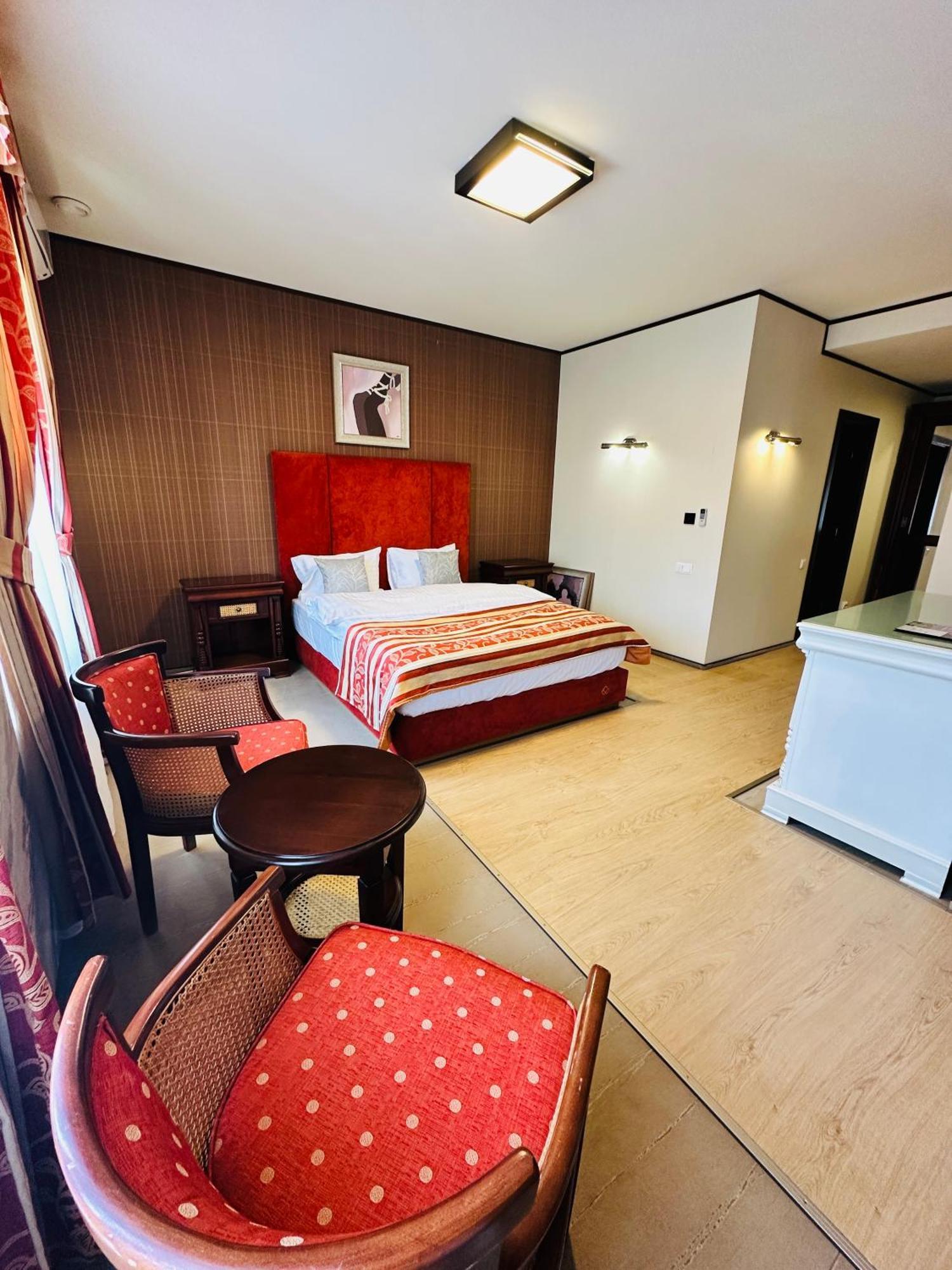 & Restaurant Levoslav House Hotel