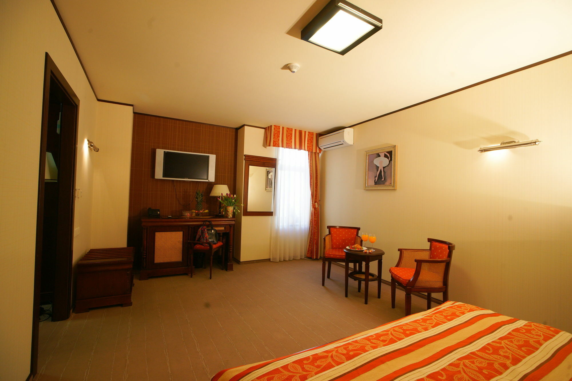 Hotel & Restaurant Levoslav House